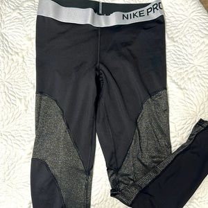 NWT - Black Nike leggings sz XL